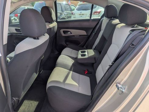 Used 2014 Chevrolet Cruze LS FWD image 10