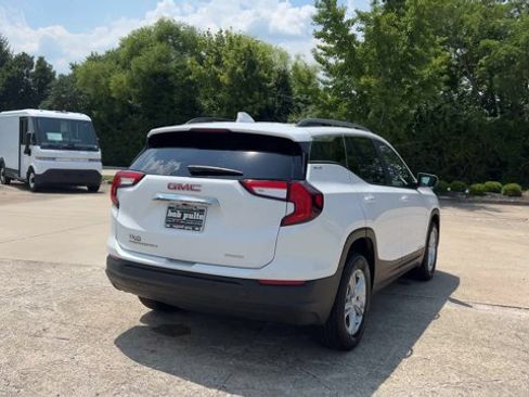 Certified 2023 GMC Terrain SLE w/ Driver Convenience Package AWD/4WD image 8