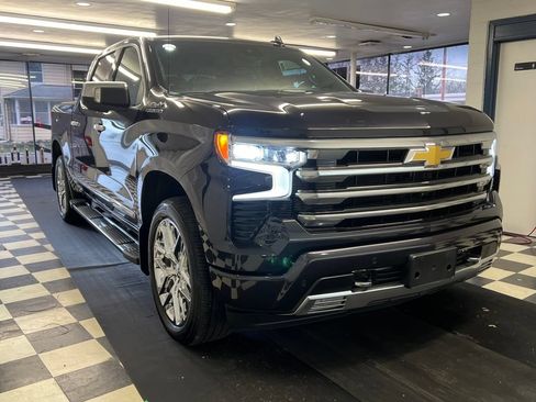 Used 2023 Chevrolet Silverado 1500 High Country w/ High Country Premium Package AWD/4WD image 1