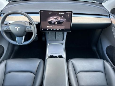 Used 2024 Tesla Model Y Long Range AWD/4WD image 12