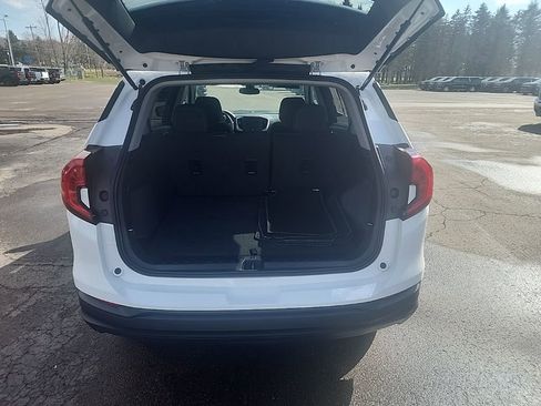 Used 2022 GMC Terrain SLE AWD/4WD image 16
