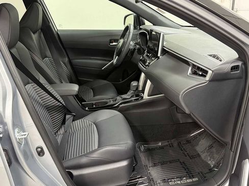Used 2024 Toyota Corolla Cross XSE w/ Convenience Package image 30