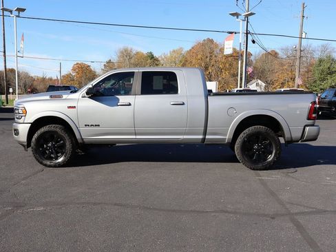 Used 2022 RAM 3500 Laramie w/ Night Edition image 31