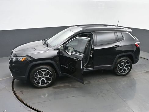 New 2026 Jeep Compass Limited image 39