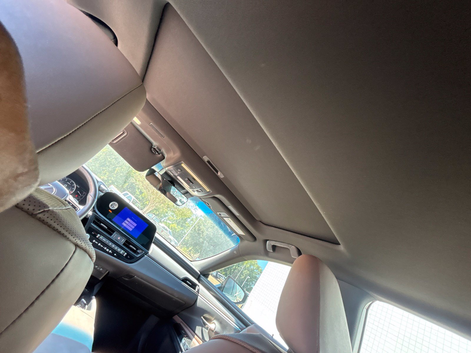 Used 2024 Lexus ES 350 w/ Premium Package FWD image 8