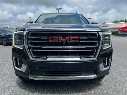 Used 2024 GMC Yukon SLT w/ SLT Luxury Package image 15
