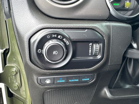 Used 2023 Jeep Wrangler Unlimited w/ Cold Weather Group AWD/4WD image 16