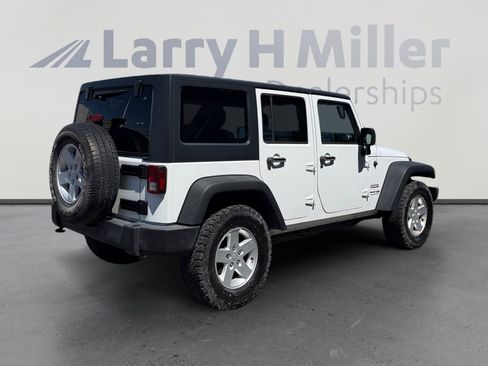 Used 2018 Jeep Wrangler Unlimited Sport S AWD/4WD image 5