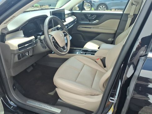 Certified 2023 Lincoln Corsair FWD w/ Equipment Group 101A image 11