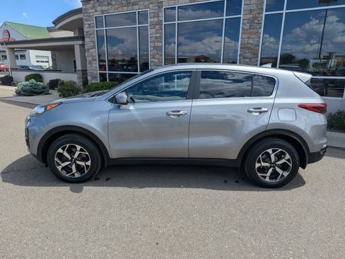Used 2020 Kia Sportage LX AWD/4WD image 2