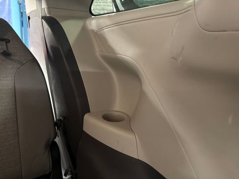 Used 2022 Toyota Sienna LE FWD image 38