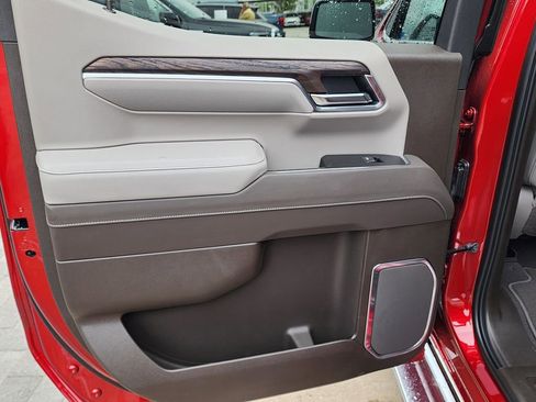 New 2026 GMC Sierra 1500 SLT image 41