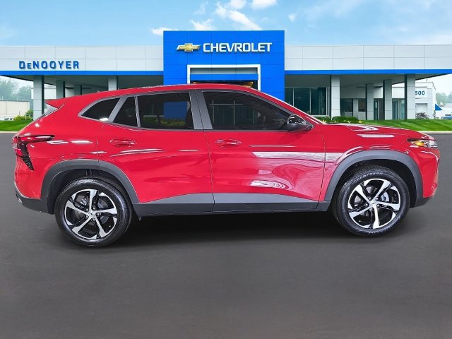New 2026 Chevrolet Trax RS w/ Driver Confidence Package FWD image 6