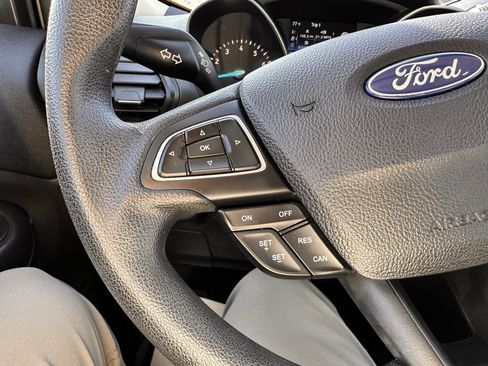 Used 2019 Ford Escape SE image 10