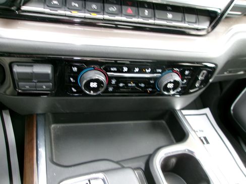 Certified 2022 Chevrolet Silverado 1500 High Country w/ High Country Premium Package image 17