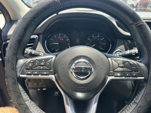 Used 2021 Nissan Rogue Sport SV FWD image 18