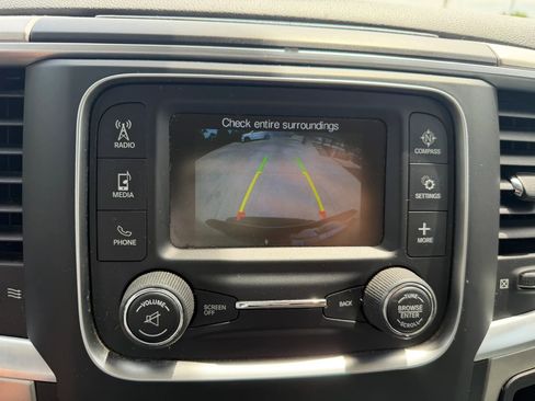 Used 2019 RAM 1500 Classic SLT AWD/4WD image 25