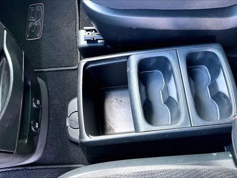 Used 2019 Dodge Grand Caravan SE FWD image 14
