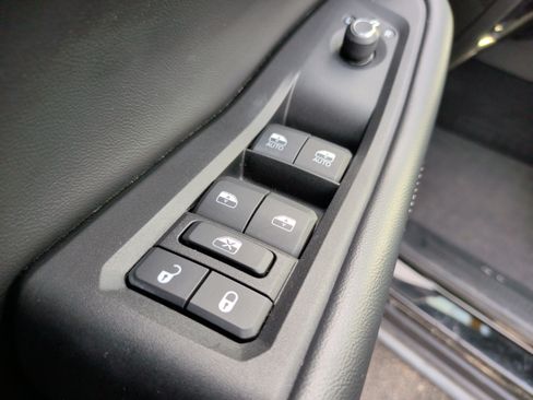 Used 2023 Jeep Grand Cherokee L Laredo image 27