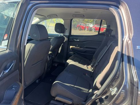 Used 2017 GMC Acadia SLE AWD/4WD image 31