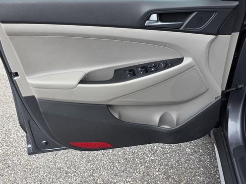 Used 2017 Hyundai Tucson Sport FWD image 26