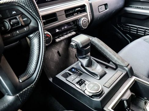 Used 2024 Toyota Tacoma TRD Off-Road image 29