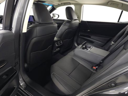 Certified 2025 Lexus ES 300h w/ Premium Package image 30