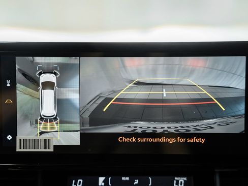 New 2026 Toyota Sienna Platinum AWD/4WD image 48