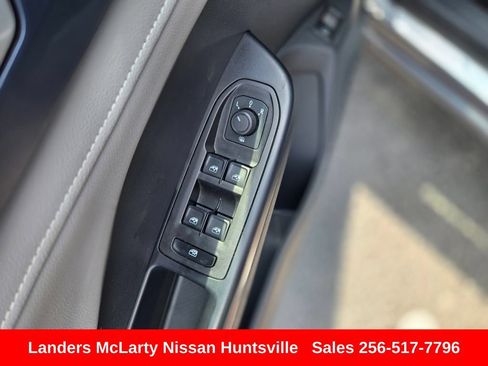 Used 2024 Volkswagen Taos SE AWD/4WD image 23