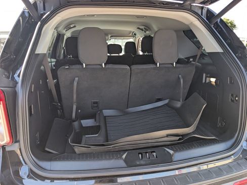 Used 2022 Ford Explorer XLT AWD/4WD image 27