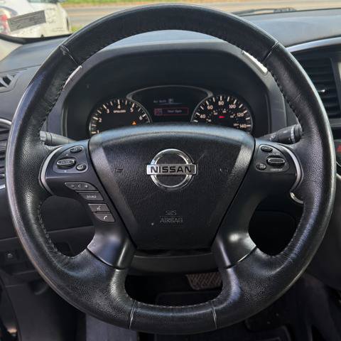 Used 2018 Nissan Pathfinder SV AWD/4WD image 18