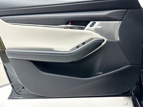 Used 2019 MAZDA MAZDA3 Hatchback w/ Preferred Package image 37