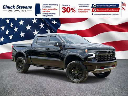Used 2024 Chevrolet Silverado 1500 ZR2 w/ Technology Package AWD/4WD image 3