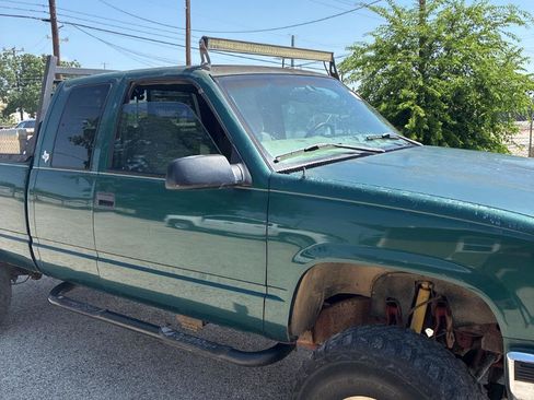 Used 1998 Chevrolet Silverado 1500 4x4 Extended Cab w/ Preferred Equipment Group 2 image 5
