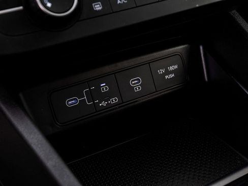 Used 2025 Hyundai Tucson SE image 22