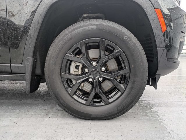 Certified 2024 Jeep Grand Cherokee L Altitude AWD/4WD image 9