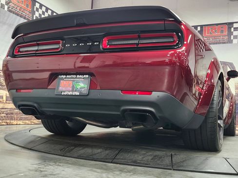 Used 2019 Dodge Challenger SRT Hellcat Redeye image 10