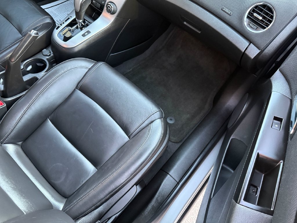 Used 2014 Chevrolet Cruze LTZ FWD image 35
