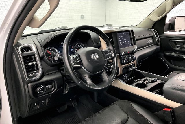 Used 2022 RAM 1500 Laramie AWD/4WD image 17