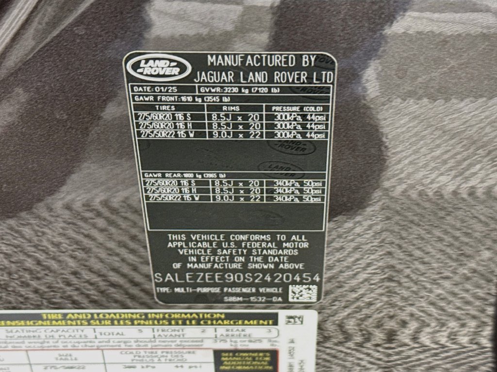 Used 2025 Land Rover Defender 110 AWD/4WD image 26