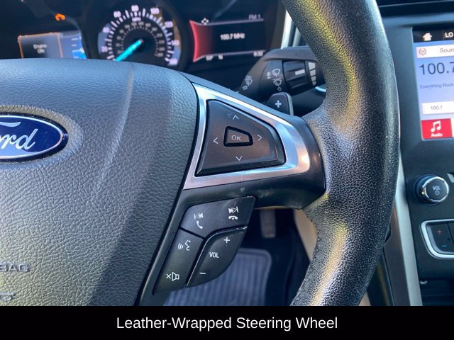 Used 2017 Ford Fusion SE w/ Fusion SE Technology Package FWD image 18
