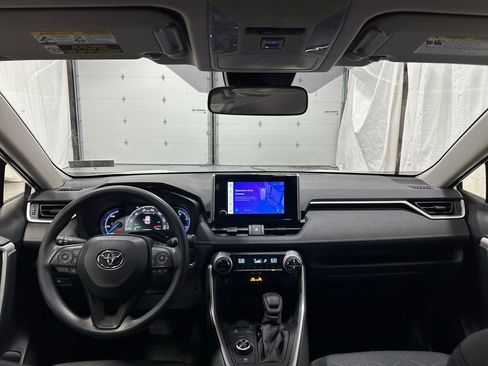Used 2025 Toyota RAV4 XLE image 41