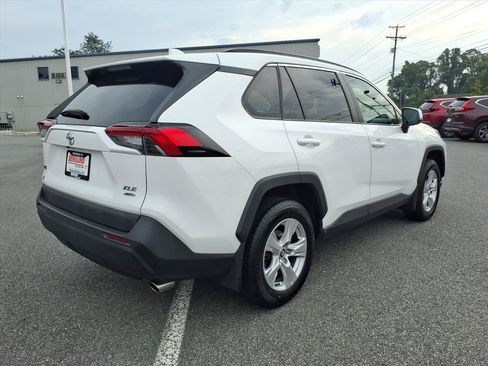 Used 2021 Toyota RAV4 XLE AWD/4WD image 4