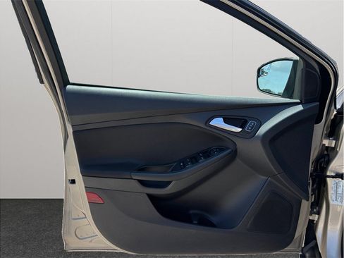 Used 2017 Ford Focus SE FWD image 15