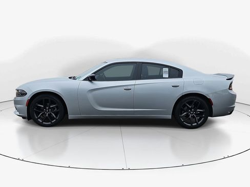 Used 2021 Dodge Charger SXT w/ Blacktop Package image 4