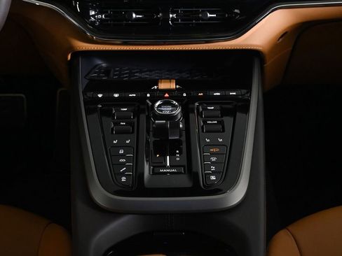 New 2026 Aston Martin DBX 707 image 13