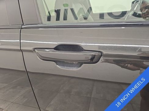 Used 2023 Jeep Grand Cherokee L Limited AWD/4WD image 8