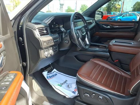 Used 2023 GMC Yukon Denali Ultimate AWD/4WD image 10