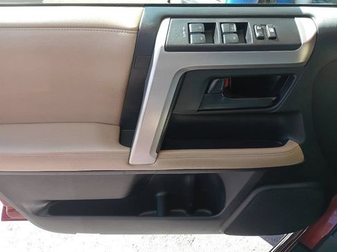Used 2013 Toyota 4Runner SR5 w/ Convenience Pkg AWD/4WD image 8