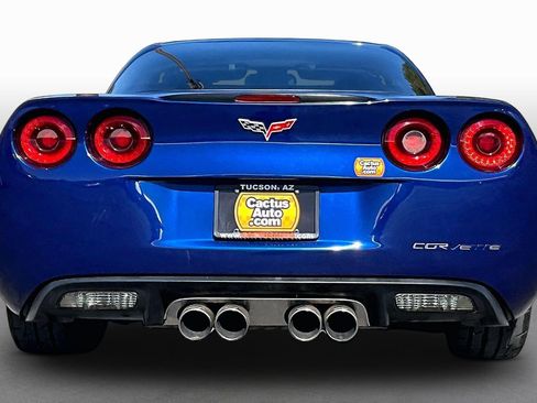 Used 2007 Chevrolet Corvette Coupe w/ Performance Package RWD image 4